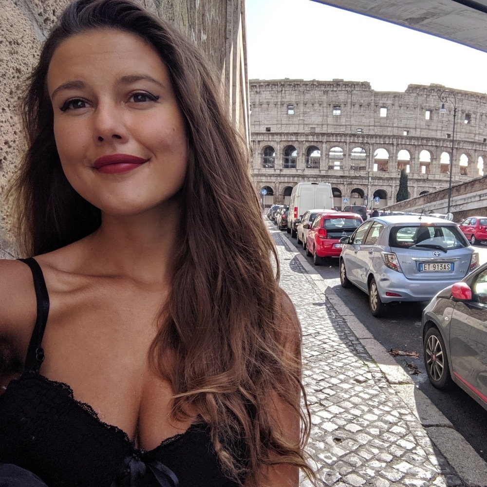 Meet your Posher, Selena